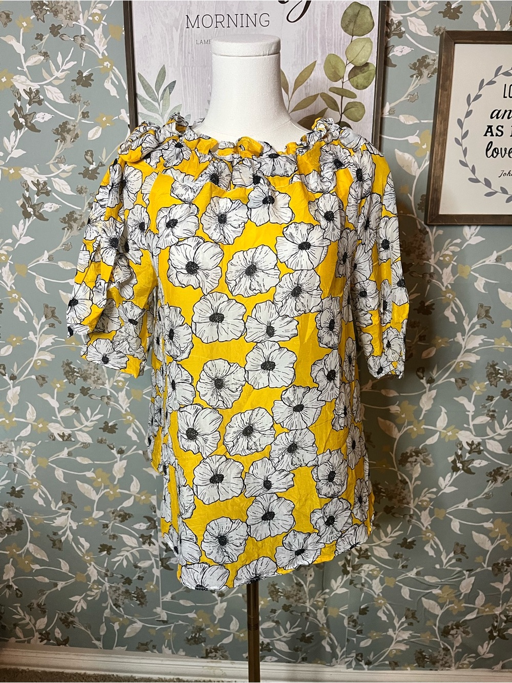 Never a Wallflower Yellow Floral Puff-Sleeve Tunic Top/ Size XS